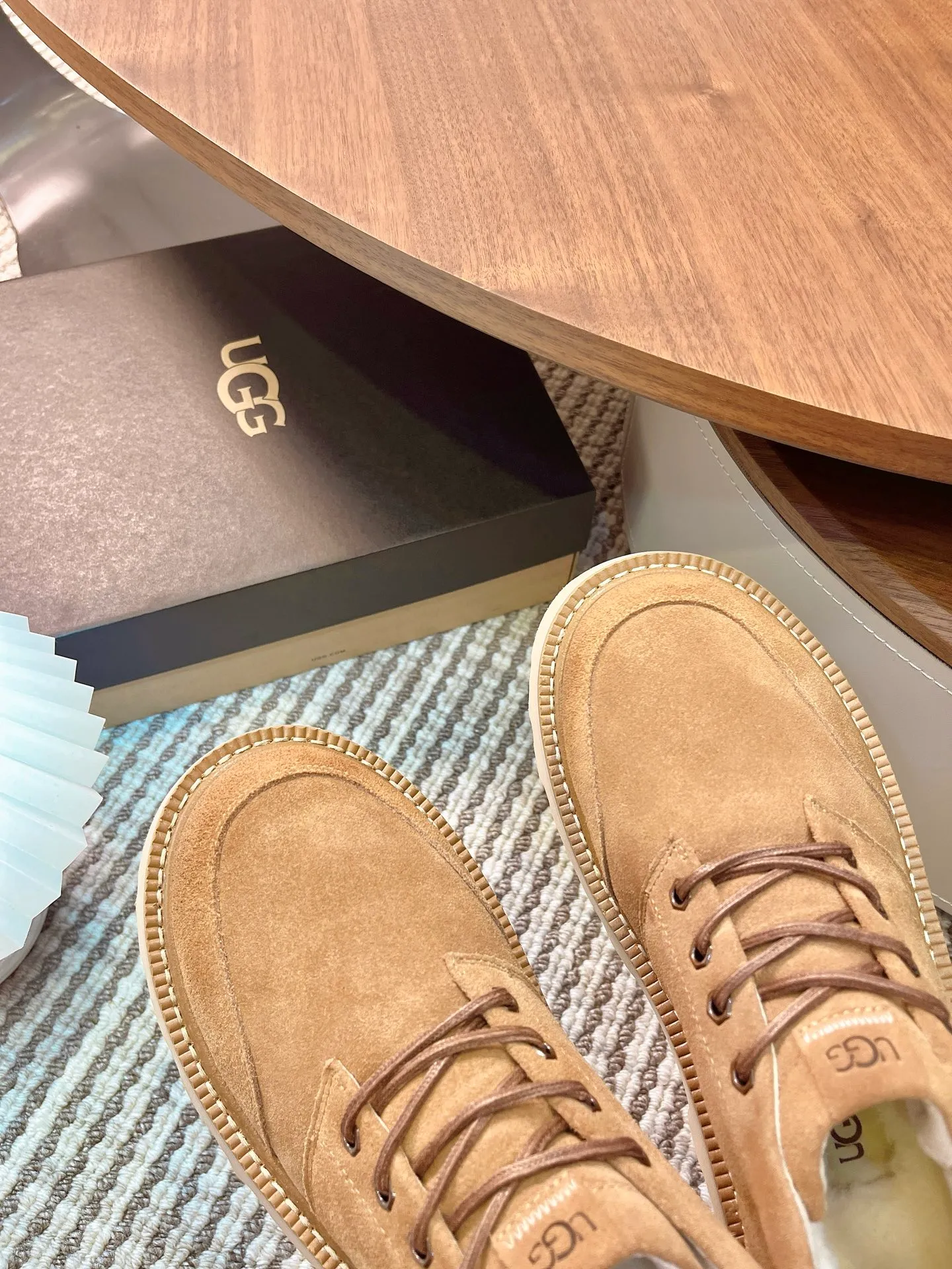 [UGG] P: 580💰 Size: 40 to 44 (45 custom-made) 2025 new style 𝑼𝑮𝑮•Men's ◾️. Winter snow boots and fur shoes. The matching coefficient is also 100%. 💥Good-looking✨Fully fashionable and full of aura when worn📈 Lager casual boots, lace-up style. The heels are decorated with hot embossed brand logos. Item No.: 1171113 Upper: high-quality cow suede Lining: sheepskin imported from Australia 🐑The inner lining is made of Australian lamb wool Outsole: EVA non-slip outsole. 45